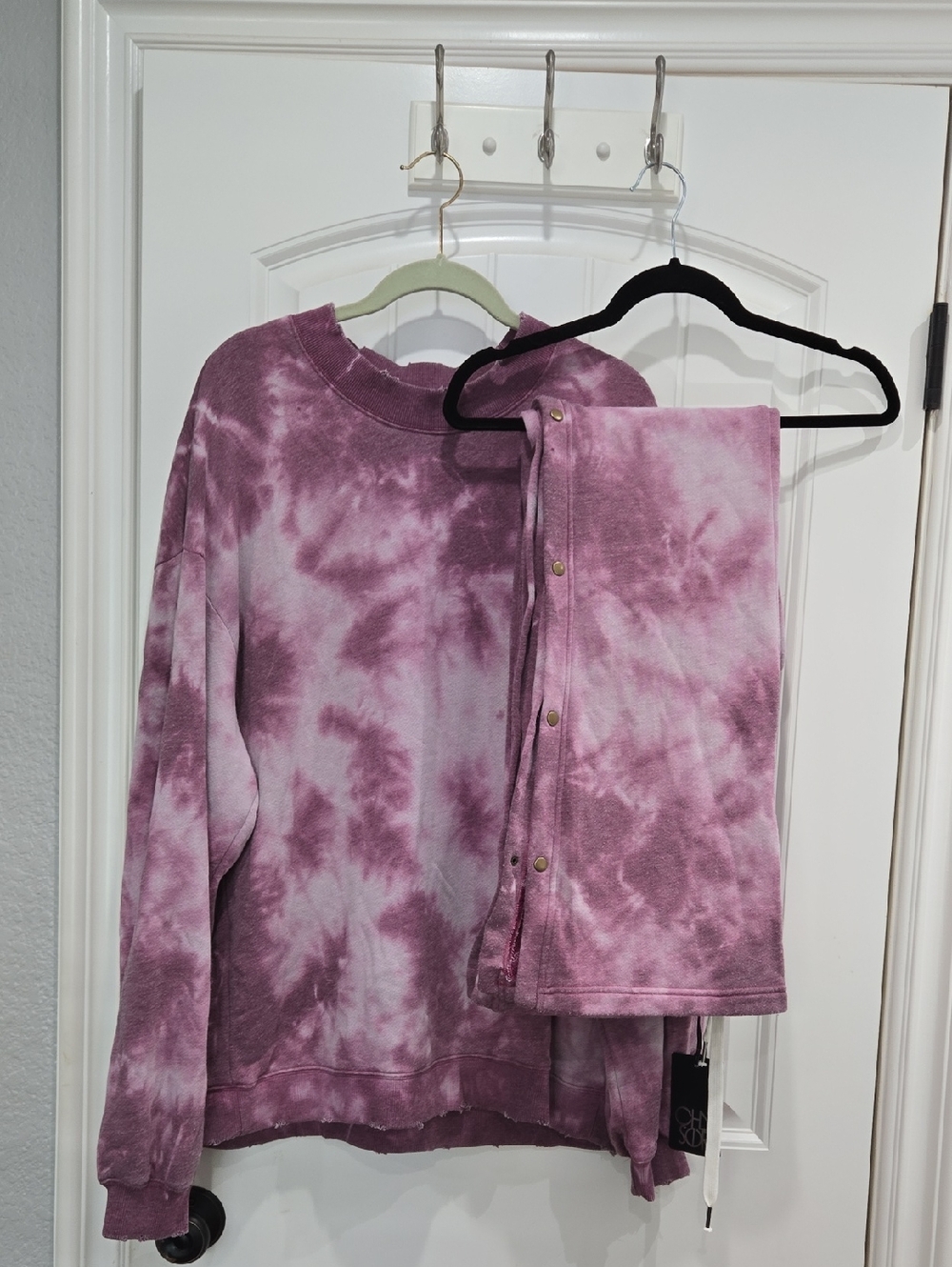 Chaser Tie-Dye Pullover Sweatshirt and Snap Lounge Pants - Lavender Pink